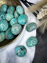 Load image into Gallery viewer, Amazonite crystals 
